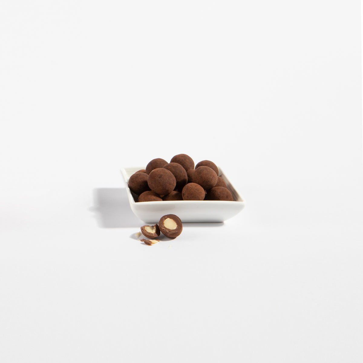 CC TOFFEE MACADAMIA NUTS R40-04